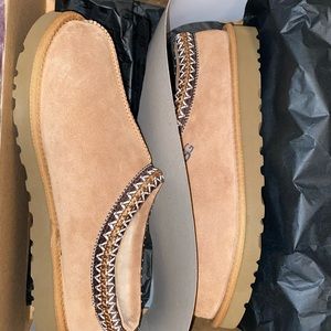 UGG CHESTNUT TASMAN SLIPPERS